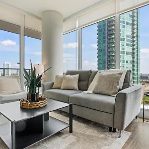 Modern Downtown 5 Min Walk Stampede Apartment Calgary